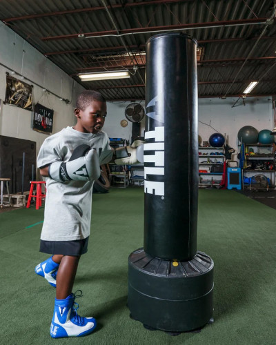 Окремо стоячий важкий мішок TITLE Boxing Youth Freestanding Heavy Bag