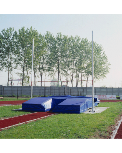 Пара алюмінієвих стійок для стрибків із жердиною, регулювання висоти до 650 см, основа для бетонування S02602