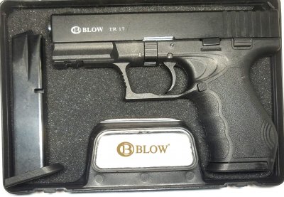 Стартовый пистолет BLOW TR-17 (черный) + магазин