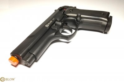 Стартовый пистолет BLOW F-06 (черный) + магазин