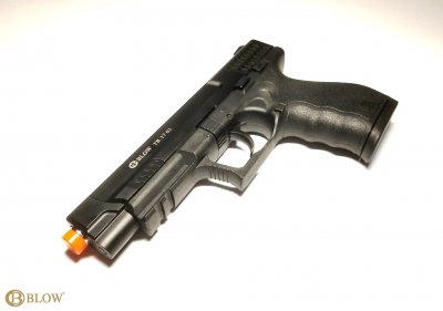 Стартовый пистолет BLOW TR-1702 (черный) + магазин