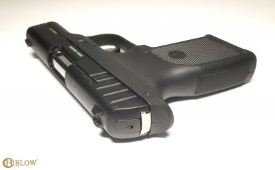 Стартовый пистолет BLOW TR-91402 (черный) + магазин