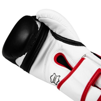 Боксерские перчатки Title Gel World Bag Black 